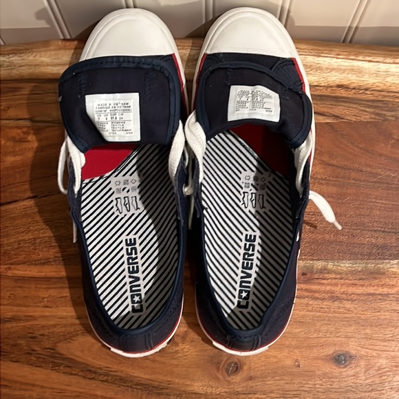 CONVERSE Chuck Taylor Canvas-Faux Leather Shoes Like New-Only Worn 1 Time - Picture 7 of 13